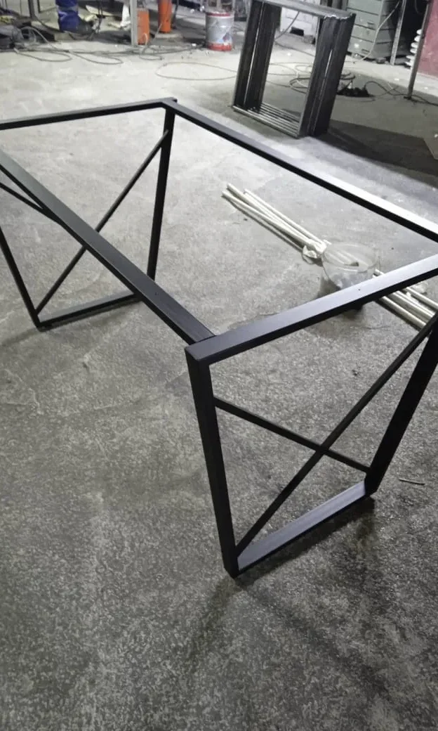 Стол в стиле лофт